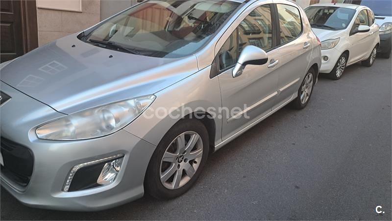 Gris / plata Usado 2013 Peugeot 308 Active Berlina | 5300 € (Super precio) - Imagen 1/4