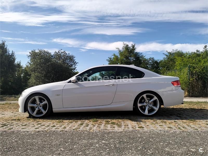 Blanco Usado 2009 BMW 320 Coupe | 11.800 € (Un poco caro) - Imagen 1/4