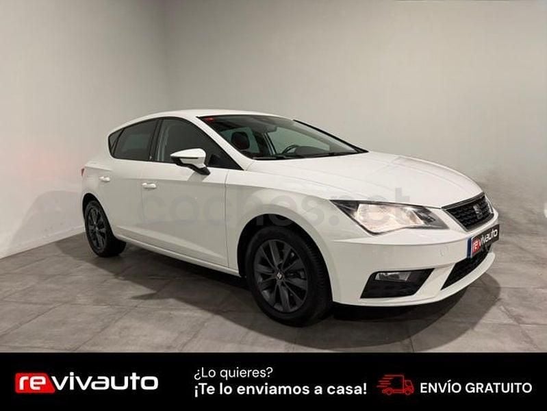 Usado Seat Leon Style 130 CV (95 kW) 2019 Blanco Berlina
