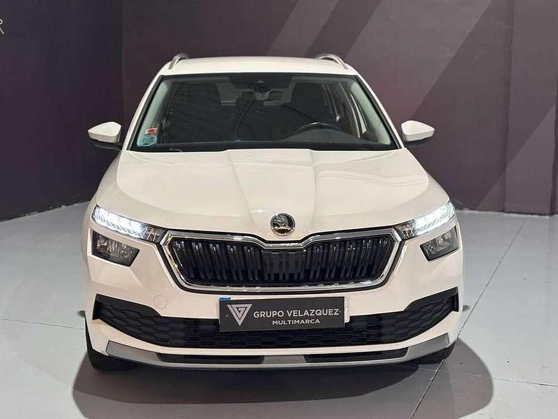 Usado Skoda Kamiq Ambition 110 CV (80 kW) 2021 Blanco SUV