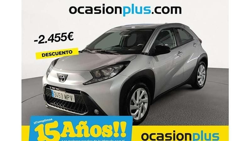 Gris Usado 2024 Toyota Aygo Play Utilitario | 13.245 € (Buen precio) - Imagen 1/4