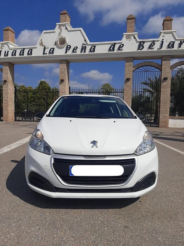 Usado Peugeot 208 Active 75 CV (55 kW) 2017 Blanco Utilitario
