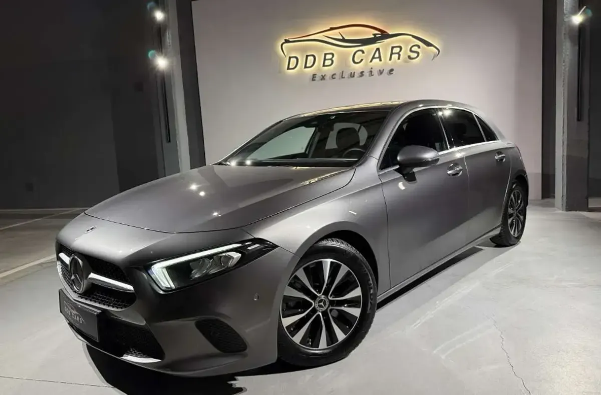 Usado Mercedes A200 Advanced 150 CV (110 kW) 2022 Gris Utilitario