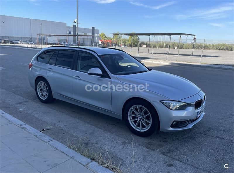 Usado BMW 318 150 CV (110 kW) 2017 Gris / plata Familiar