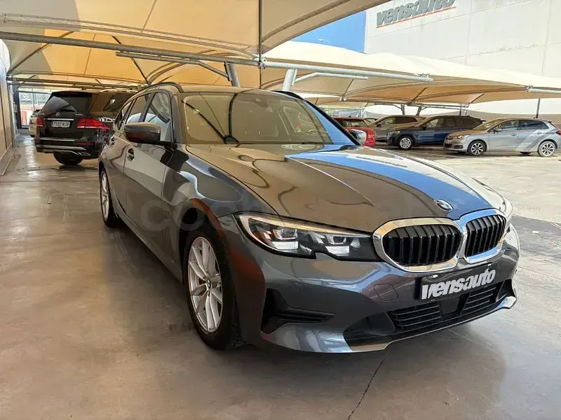 Usado BMW 318 150 CV (110 kW) 2021 Gris / plata Familiar