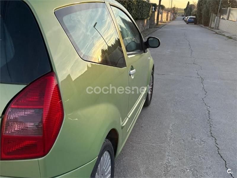 Usado Citroën C2 75 CV (55 kW) 2004 Verde Utilitario