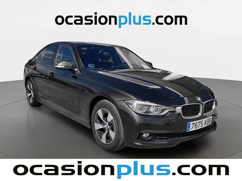 Usado BMW 320 Efficient Dynamics 163 CV (119 kW) 2017 Gris Berlina