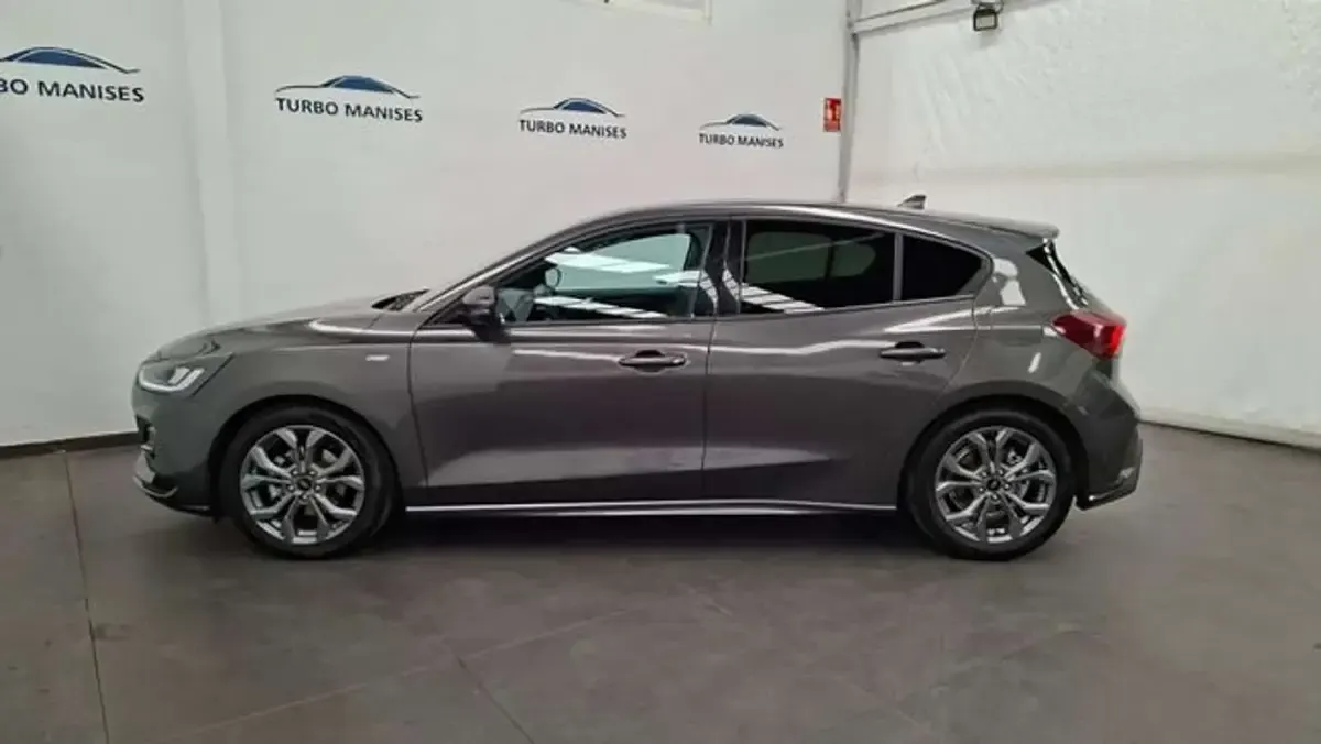 Usado Ford Focus ST-Line 155 CV (114 kW) 2026 Gris Berlina