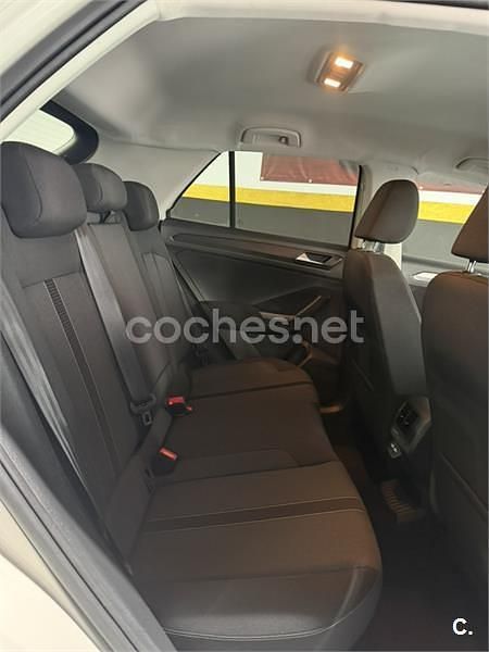 Gris / plata Usado 2024 VW T-Roc SUV | 23.500 € (Precio justo) - Imagen 1/4