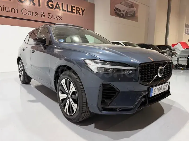 Usado Volvo XC60 Plus 350 CV (257 kW) 2022 Azul SUV