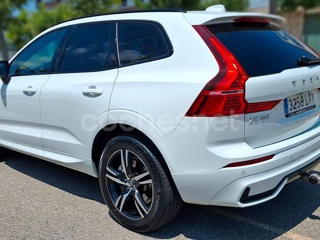Usado Volvo XC60 Momentum 197 CV (144 kW) 2021 Blanco SUV
