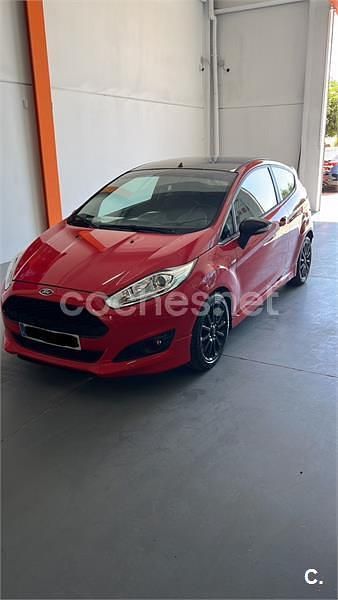 Rojo Usado 2016 Ford Fiesta Utilitario | 12.000 € (Un poco caro) - Imagen 1/4