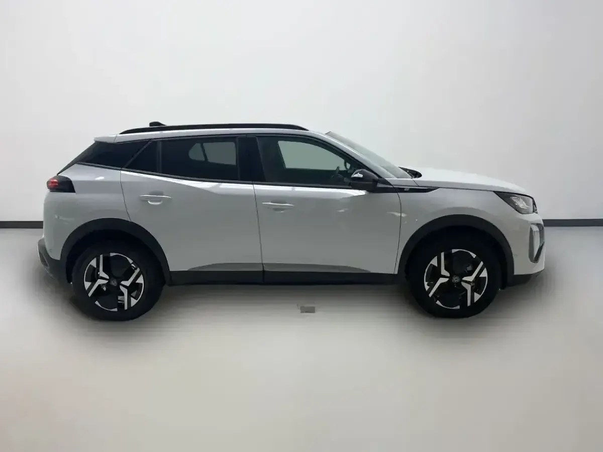 Nuevo Peugeot e-2008 Allure 114 kW (156 CV) 2025 Blanco SUV