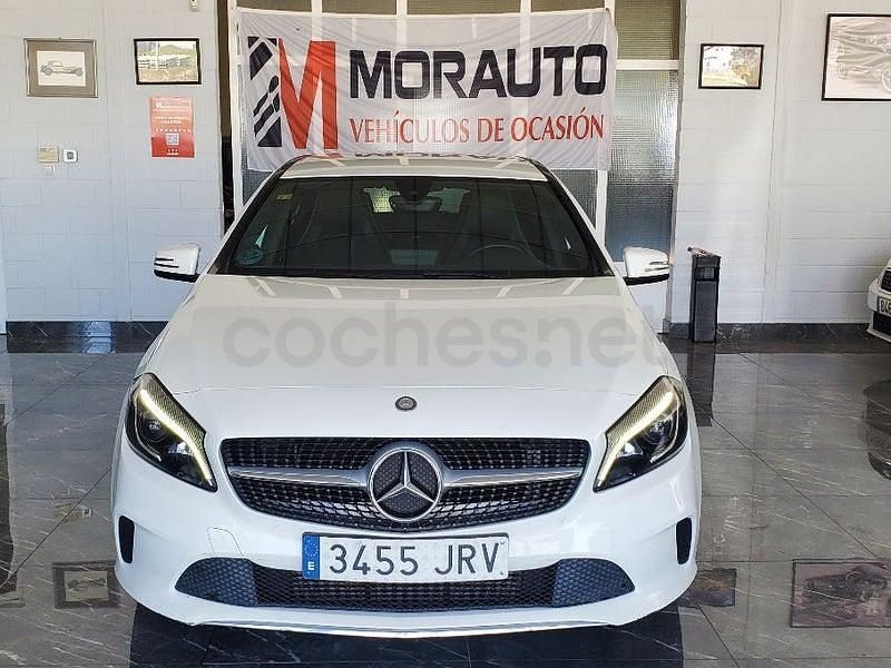 Usado Mercedes A200 AMG line 136 CV (100 kW) 2016 Blanco Berlina