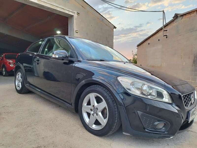 Azul Usado 2010 Volvo C30 Momentum Utilitario | 8000 € - Imagen 1/4
