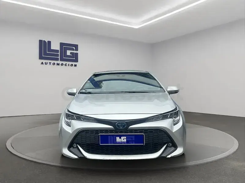 Begagnad Toyota Corolla Business Edition 122 HK (89 kW) 2022 Grå Sedan