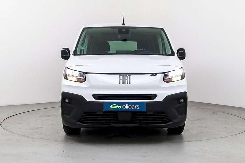 Usado Fiat Doblò 102 CV (75 kW) 2025 Blanco Monovolumen