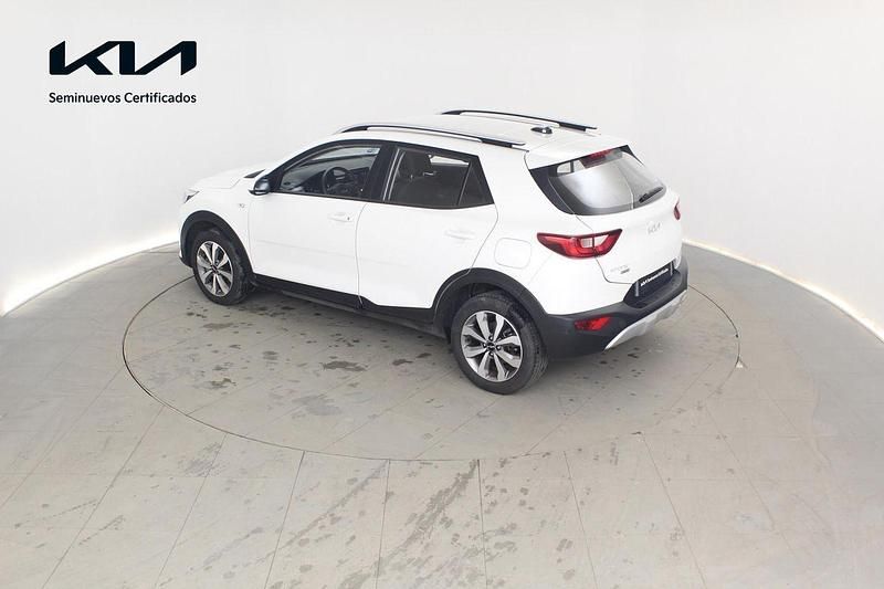 Usado Kia Stonic 100 CV (73 kW) 2024 Blanco SUV