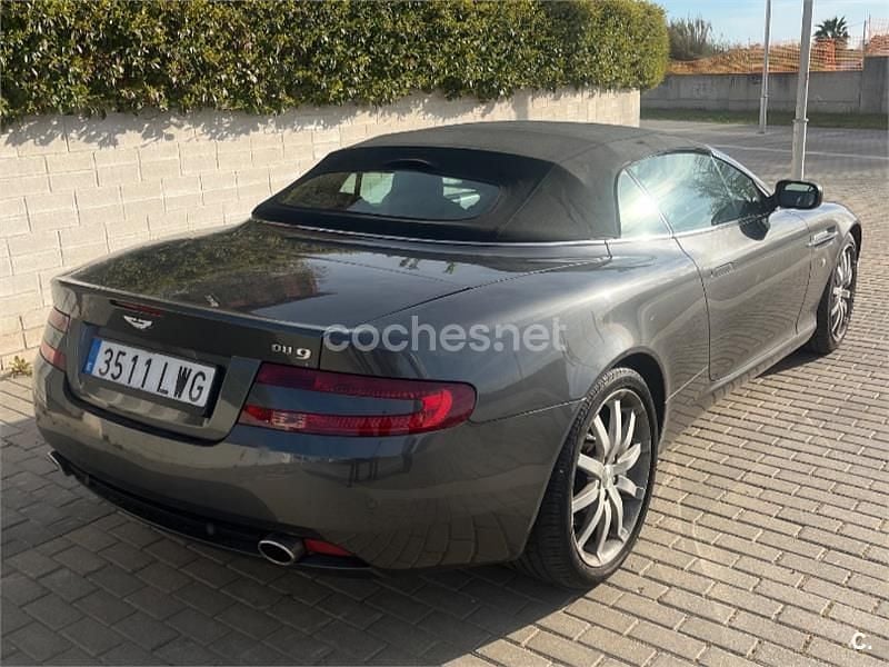 Usado Aston Martin DB9 450 CV (330 kW) 2007 Gris / plata Descapotable