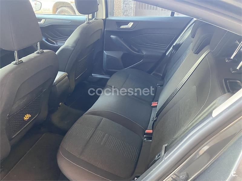 Usado Ford Focus Active 125 CV (91 kW) 2021 Gris / plata Berlina