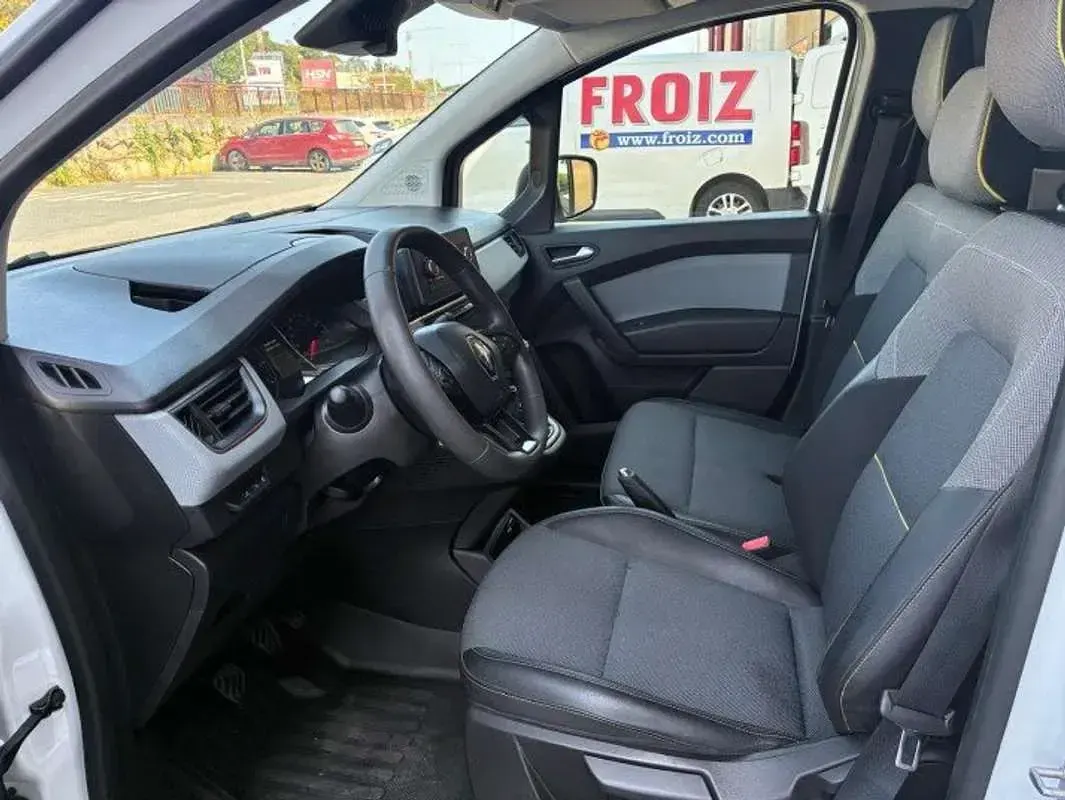 Usado Renault Kangoo 116 CV (85 kW) 2022 Blanco Monovolumen