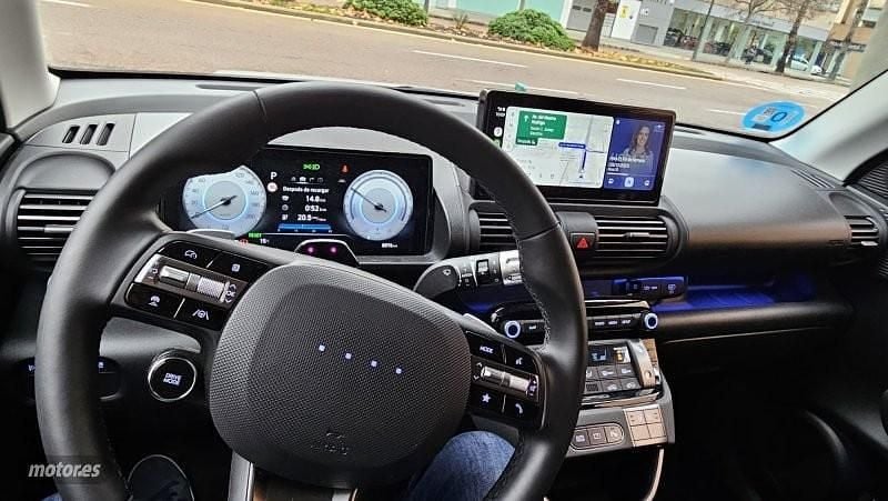 Usado Hyundai Inster 84 kW (115 CV) 2025 Plateado Utilitario