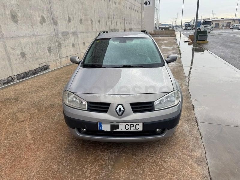 Usado Renault Mégane II Dynamique 120 CV (88 kW) 2004 Gris / plata Berlina