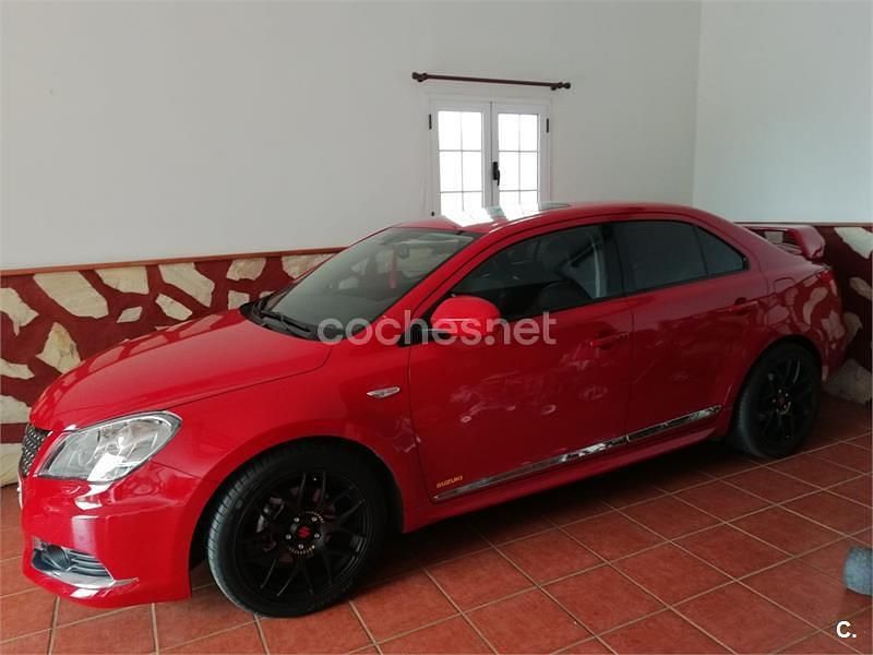 Usado Suzuki Kizashi Sport 178 CV (130 kW) 2014 Rojo Berlina