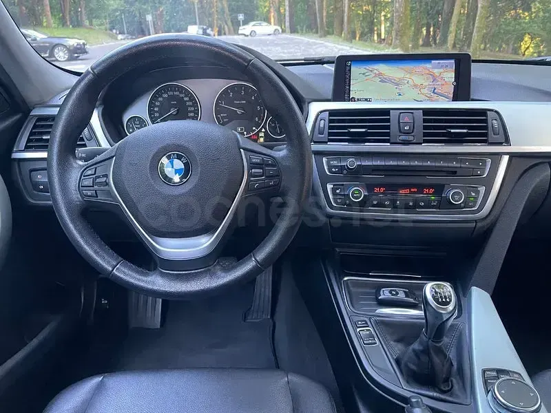 Usado BMW 318 Luxury Line 150 CV (110 kW) 2015 Gris / plata Berlina