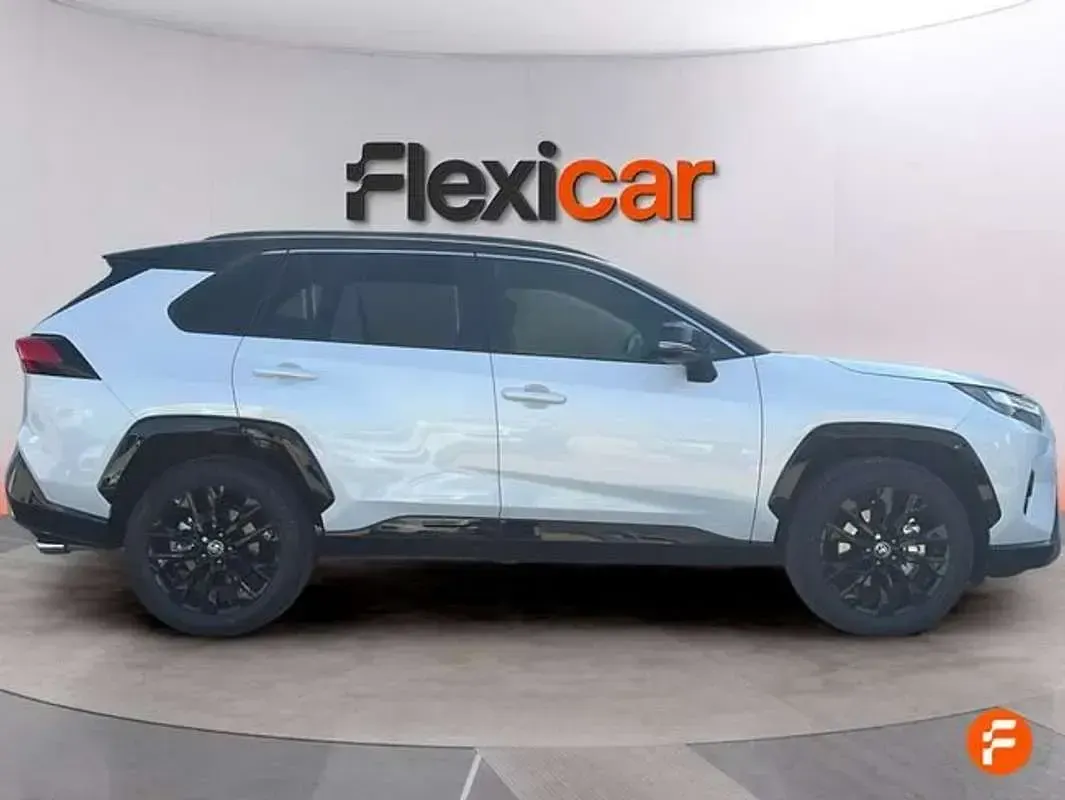 Usado Toyota RAV4 Hybrid Style 218 CV (160 kW) 2025 Blanco SUV