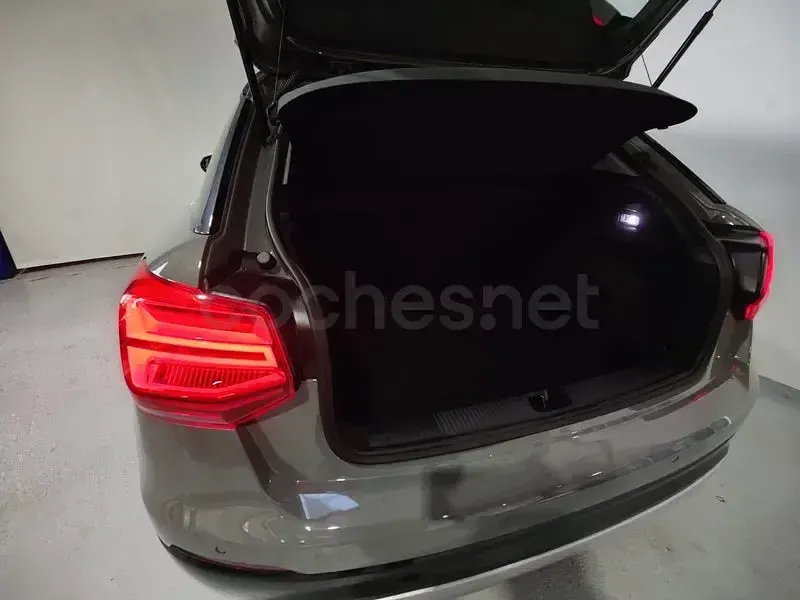 Usado Audi Q2 Design 116 CV (85 kW) 2019 Gris / plata SUV