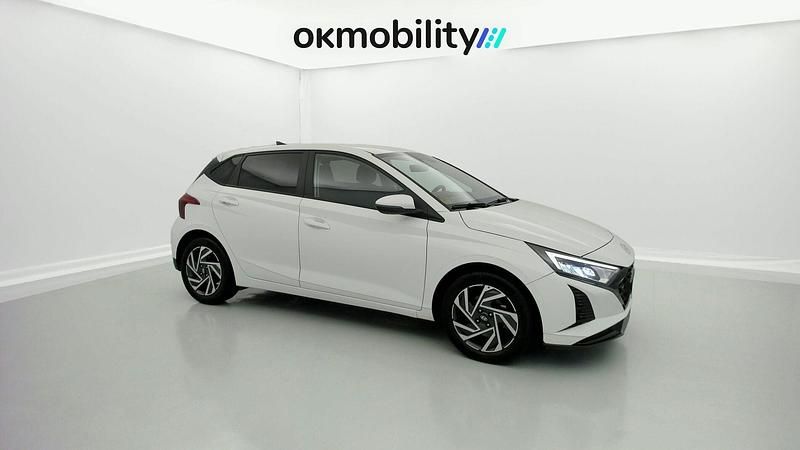 Usado Hyundai i20 100 CV (73 kW) 2024 Atlas white Utilitario