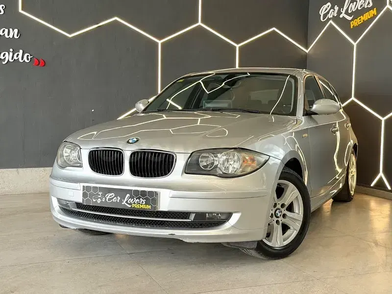 Usado BMW 118 143 CV (105 kW) 2008 Gris / plata Utilitario