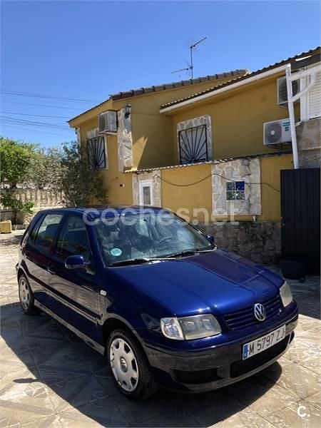 Usado VW Polo Trendline 75 CV (55 kW) 2001 Azul Berlina