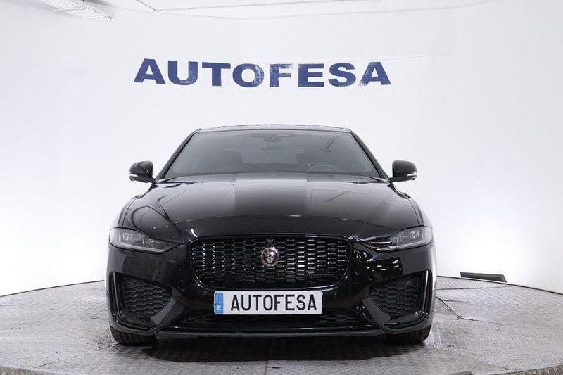 Usado Jaguar XE R-Dynamic 204 CV (150 kW) 2021 Negro Berlina