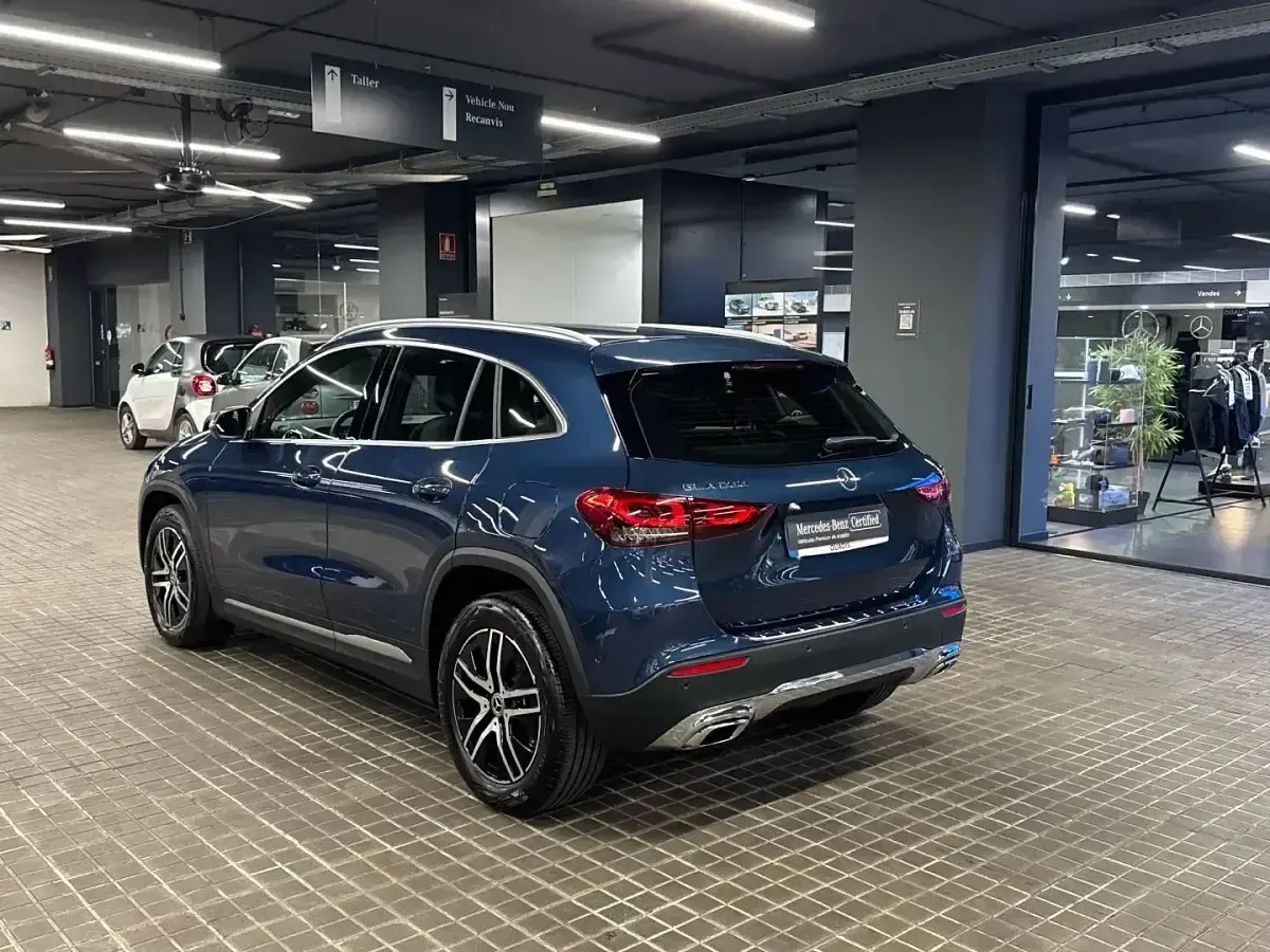 Usado Mercedes GLA200 Progressive 163 CV (119 kW) 2022 Azul SUV