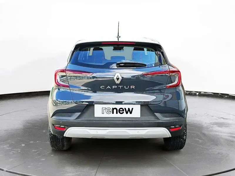 Używany Renault Captur Evolution 140 KM (102 kW) 2022 Niebieski SUV