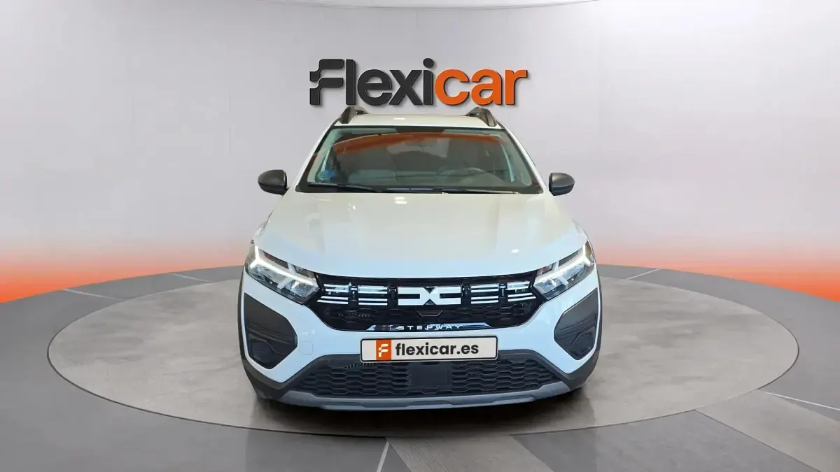 Usado Dacia Sandero Essentiel 101 CV (74 kW) 2024 Blanco Berlina