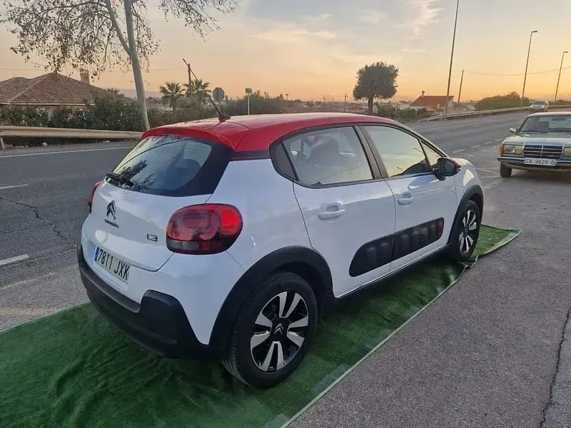 Usado Citroën C3 Feel 110 CV (80 kW) 2017 Blanco Berlina