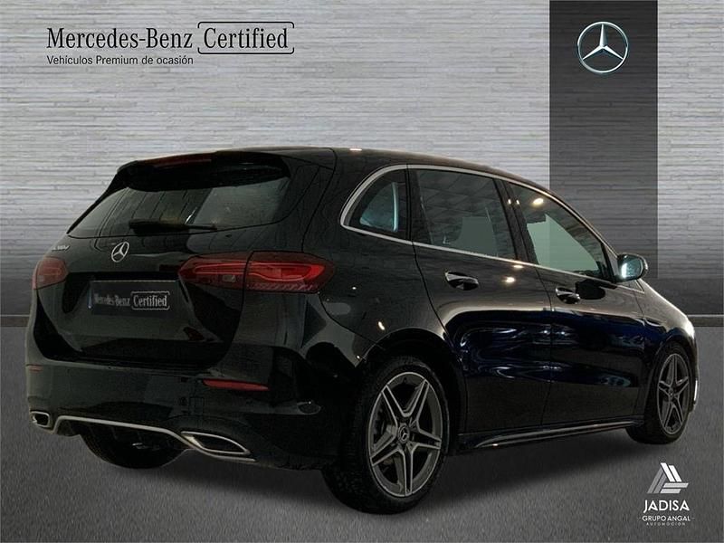 Usado Mercedes B200 AMG line 150 CV (110 kW) 2025 Negro Monovolumen