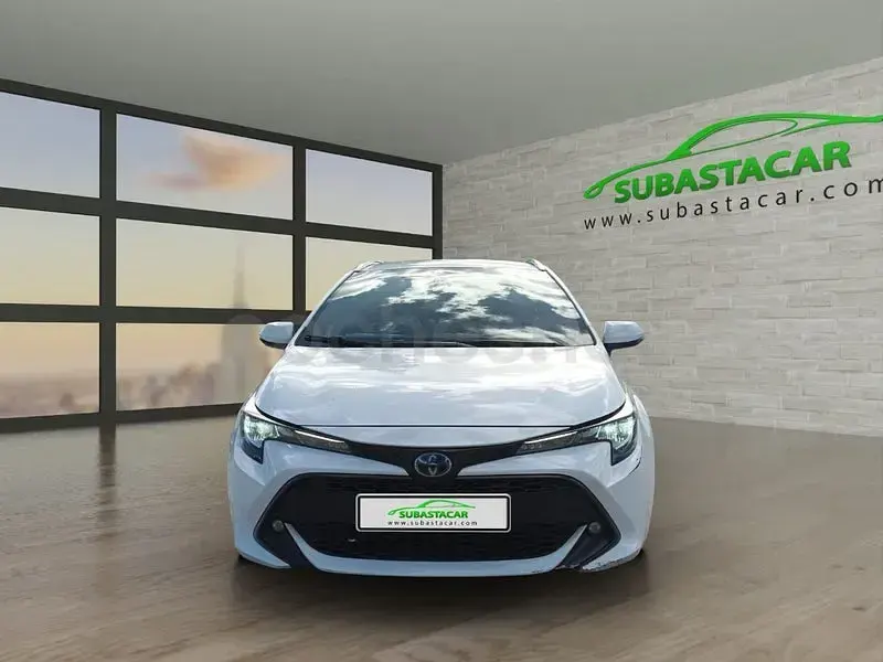 Begagnad Toyota Corolla Business Edition 122 HK (89 kW) 2021 Vit Kombi