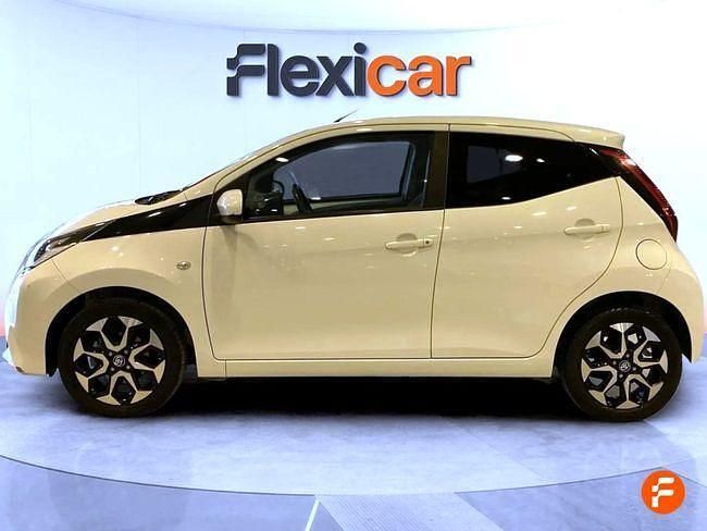 Usado Toyota Aygo X-cite 72 CV (52 kW) 2019 Blanco Utilitario