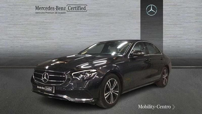 Usado Mercedes E300 261 CV (191 kW) 2022 Gris Berlina