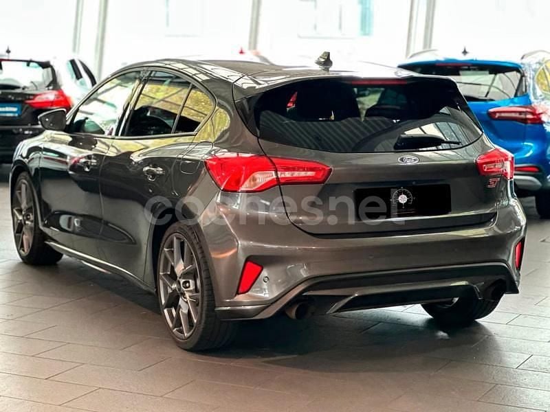 Usado Ford Focus ST 280 CV (205 kW) 2020 Gris / plata Berlina