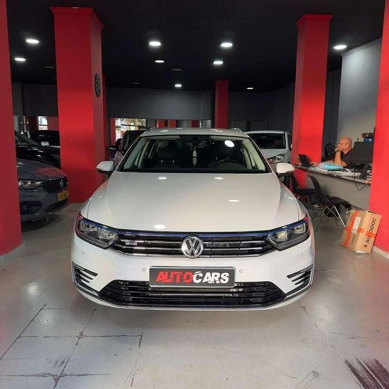 Usado VW Passat GTE 218 CV (160 kW) 2018 Blanco Familiar