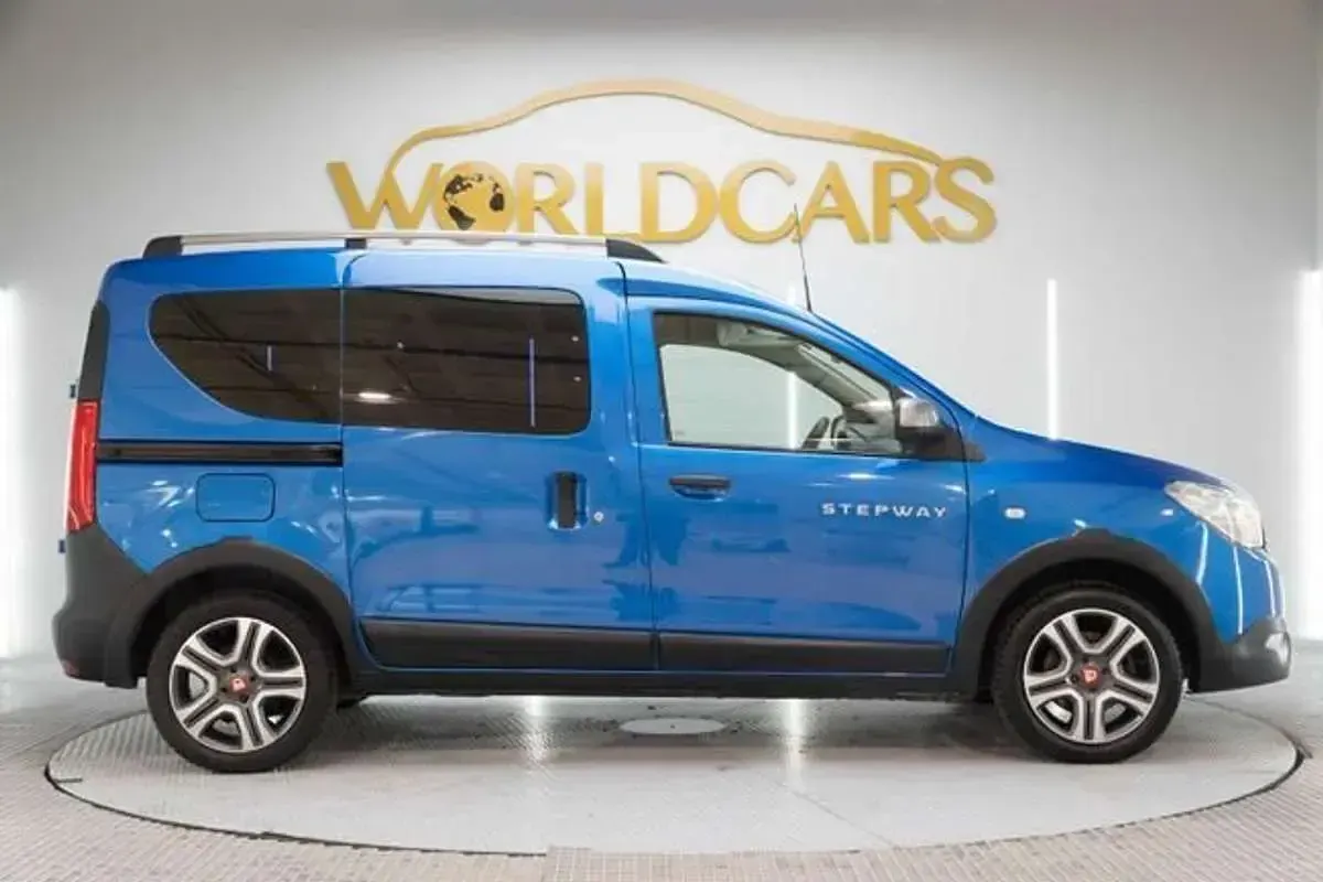 Usado Dacia Dokker 131 CV (96 kW) 2020 Azul Monovolumen