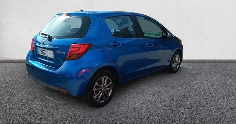 Usado Toyota Yaris Active 99 CV (72 kW) 2015 Utilitario
