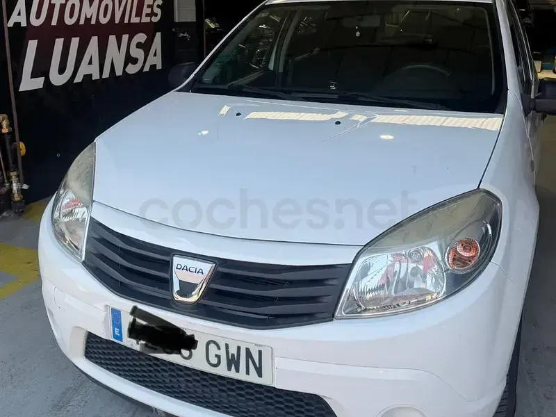 Usado Dacia Sandero Ambiance 75 CV (55 kW) 2010 Blanco Berlina