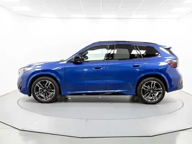 Käytetty BMW X1 Comfort Edition 150 HP (110 kW) 2024 Sininen Katumaasturi