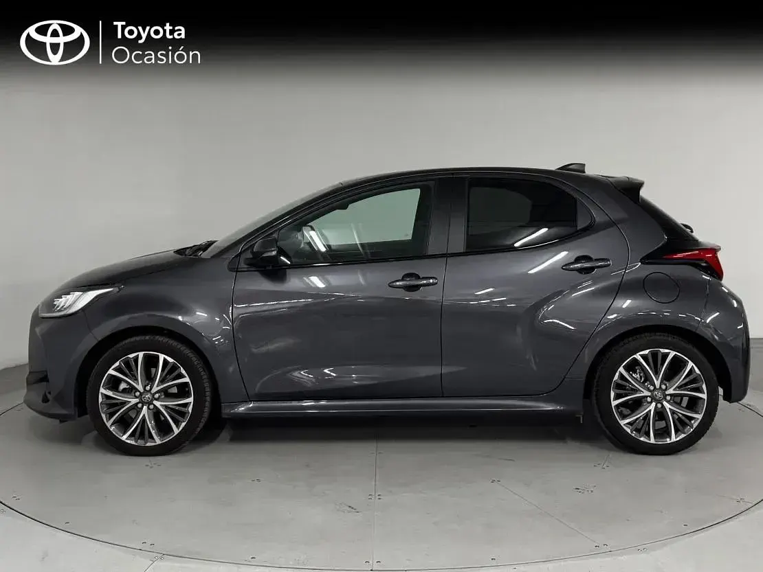Usado Toyota Yaris Hybrid Style 116 CV (85 kW) 2025 Gris grafito Berlina